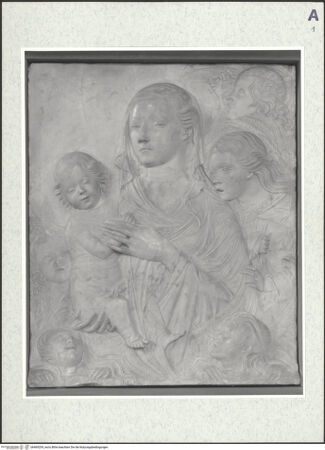 Vorderseite von Lieberman, Ralph [https://www.deutsche-digitale-bibliothek.de/content/lizenzen/rv-ez/] Tabernakel mit Madonna, Kind und Engeln - Relief mit Madonna, bh469209_recto. Foto.