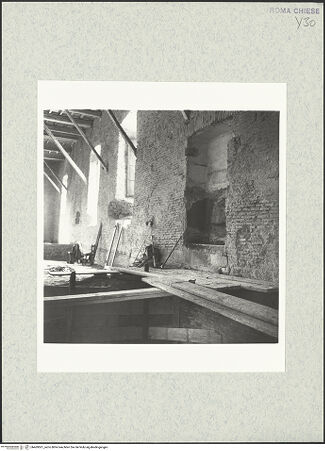 Vorderseite von Bibliotheca Hertziana [https://www.deutsche-digitale-bibliothek.de/content/lizenzen/rv-fz/] Santi Quattro CoronatiInneres - Nördliche Wand, bh469501_recto. Foto.