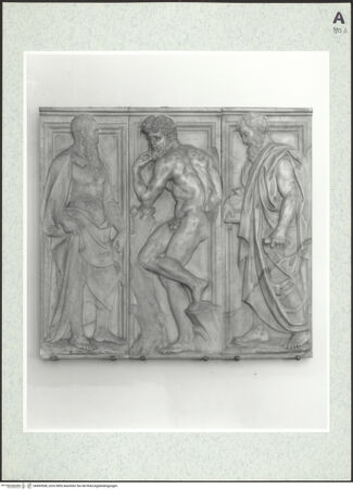 Vorderseite von Lieberman, Ralph [https://www.deutsche-digitale-bibliothek.de/content/lizenzen/rv-ez/] Chorschranken mit Propheten und männlichen AktfigurenZwei Propheten, Aktfigur auf Baumstamm gestützt nach links - , bh469508_recto. Foto.