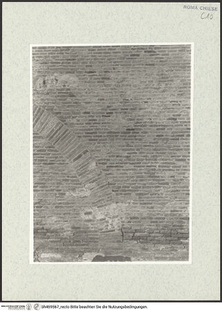 Vorderseite von Lieberman, Ralph [https://www.deutsche-digitale-bibliothek.de/content/lizenzen/rv-ez/] Santa Maria in Domnica - Fassade, bh469567_recto. Foto.