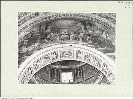 Vorderseite von Sopr. BAS ROMA [https://www.deutsche-digitale-bibliothek.de/content/lizenzen/rv-ez/] Santo Spirito dei Napoletani - Triumphbogen, mit Blick in den Kuppeltambour, bh469891_recto. Foto.