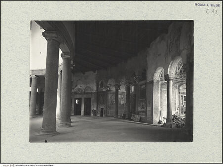 Vorderseite von unbekannt [https://www.deutsche-digitale-bibliothek.de/content/lizenzen/rv-fz/] Santo Stefano RotondoKapelle der Heiligen Primus und Felicianus - Deambulatorium, östlicher Abschnitt mit den Säulen der Kapelle der heiligen Primus und Felician, bh470029_recto. Foto.