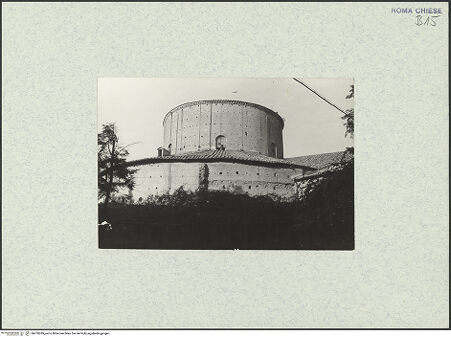 Vorderseite von unbekannt [https://www.deutsche-digitale-bibliothek.de/content/lizenzen/rv-fz/] Santo Stefano Rotondo - Aus Südosten, bh470289_recto. Foto.