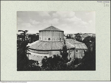 Vorderseite von Renzetti, ? [https://www.deutsche-digitale-bibliothek.de/content/lizenzen/rv-ez/] Santo Stefano Rotondo - Aus Südosten, bh470294_recto. Foto: Renzetti, ?.