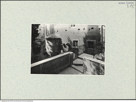 Vorderseite von ICCD [https://www.deutsche-digitale-bibliothek.de/content/lizenzen/rv-ez/] Santo Stefano Rotondo - Östliche Kapelle, aus Norden, bh470310_recto. Foto.