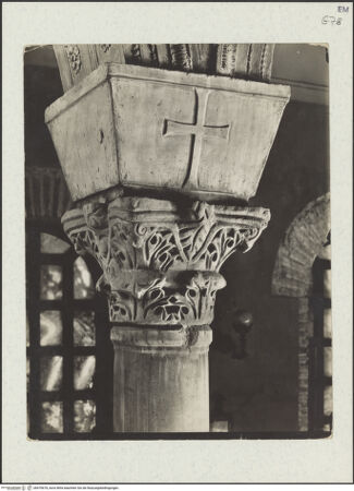 Vorderseite von unbekannt [https://www.deutsche-digitale-bibliothek.de/content/lizenzen/rv-fz/] Kapitelle des Langhauses - Säulenkapitell, bh470678_recto. Foto.