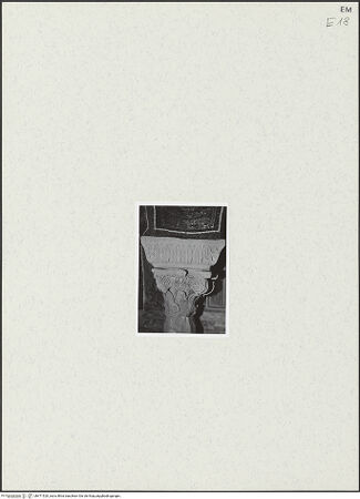 Vorderseite von unbekannt [https://www.deutsche-digitale-bibliothek.de/content/lizenzen/rv-fz/] KapitelleKapitell mit Blattwerkdekor - Kapitell der unteren Blendbögen, bh471520_recto. Foto.