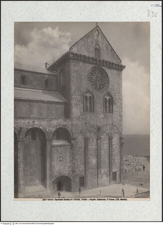 Vorderseite von Alinari [https://www.deutsche-digitale-bibliothek.de/content/lizenzen/rv-fz/] CattedraleSüdfassadeSüdquerhausarm - Gesamtansicht, bh471799_recto. Foto.