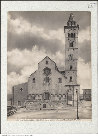 Vorderseite von Alinari [https://www.deutsche-digitale-bibliothek.de/content/lizenzen/rv-ez/] CattedraleWestfassade - Fassade und Campanile von Westen, bh471801_recto. Foto.