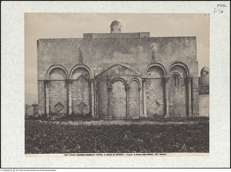 Vorderseite von Alinari [https://www.deutsche-digitale-bibliothek.de/content/lizenzen/rv-ez/] Santa Maria Maggiore di SipontoAußenbauSüdfassade - Gesamtansicht, bh471869_recto. Foto.