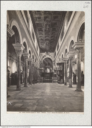 Vorderseite von Alinari [https://www.deutsche-digitale-bibliothek.de/content/lizenzen/rv-ez/] DuomoMittelschiff - Inneres nach Osten (vor der Restaurierung), bh471871_recto. Foto.