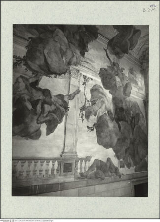 Vorderseite von Böhm [https://www.deutsche-digitale-bibliothek.de/content/lizenzen/rv-ez/] Sturz der Giganten - Wandzone mit stürzenden Giganten, bh472270_recto. Foto.