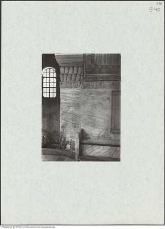 Vorderseite von unbekannt [https://www.deutsche-digitale-bibliothek.de/content/lizenzen/rv-fz/] Sant'Apollinare in ClasseTriumphbogen und Apsis - Wandverkleidung im Chor (Nordseite), bh473203_recto. Foto.