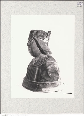 Vorderseite von Sopr. Gall. Napoli [https://www.deutsche-digitale-bibliothek.de/content/lizenzen/rv-ez/] Büste des Ferrante I (Ferdinand I) - Profil (von rechts), bh473649_recto. Foto.