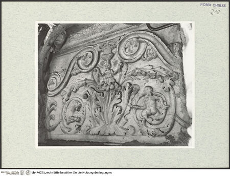 Vorderseite von Sopr. BAS ROMA [https://www.deutsche-digitale-bibliothek.de/content/lizenzen/rv-ez/] Spolienfragment einer Transenne, für einen Altar verwendet - , bh474025_recto. Foto.