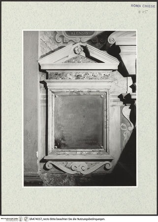Vorderseite von Sopr. BAS ROMA [https://www.deutsche-digitale-bibliothek.de/content/lizenzen/rv-ez/] Grabnische von Giovanni Andrea Corderi - , bh474037_recto. Foto.
