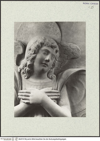 Vorderseite von Vasari [https://www.deutsche-digitale-bibliothek.de/content/lizenzen/rv-ez/] Grabmal des Kardinals Ludovico Podocatharo (+1504)Rückwand, Relief: Madonna. flankiert von Engeln - Engel links, Detail, bh474138_recto. Foto.