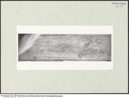 Vorderseite von Sopr. BAS ROMA [https://www.deutsche-digitale-bibliothek.de/content/lizenzen/rv-ez/] Grabplatte des Giacomo della Zecca - , bh474319_recto. Foto.