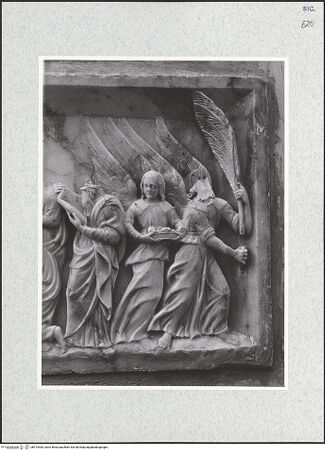 Vorderseite von Bibliotheca Hertziana [https://www.deutsche-digitale-bibliothek.de/content/lizenzen/rv-fz/] Fragmente eines MarienretabelsReliefs der Darstellung Christi im Tempel und des Marientodes - Marientod, Detail, bh474465_recto. Foto: Kruft, Hanno-Walter.