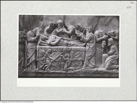 Vorderseite von Bibliotheca Hertziana [https://www.deutsche-digitale-bibliothek.de/content/lizenzen/rv-fz/] Fragmente eines MarienretabelsReliefs der Darstellung Christi im Tempel und des Marientodes - Marientod, Detail, bh474478_recto. Foto: Kruft, Hanno-Walter.