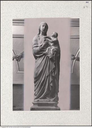 Vorderseite von ICCD [https://www.deutsche-digitale-bibliothek.de/content/lizenzen/rv-ez/] Madonna - Gesamtansicht, bh474989_recto. Foto.