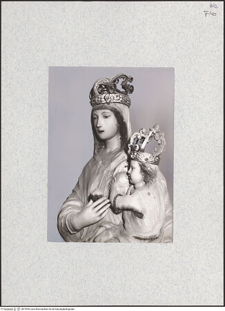 Vorderseite von Foto Giattino [https://www.deutsche-digitale-bibliothek.de/content/lizenzen/rv-ez/] Madonna di Loreto (Madonna Lactans) - Detail: Oberkörper von rechts, bh474995_recto. Foto.