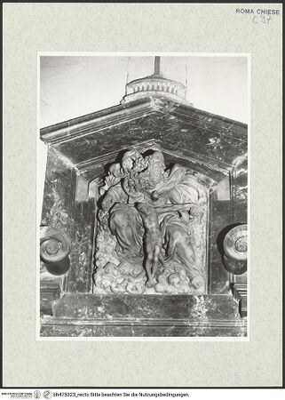 Vorderseite von Sopr. BAS ROMA [https://www.deutsche-digitale-bibliothek.de/content/lizenzen/rv-ez/] Grabmonument von Kardinal Alessandro CrivelliAuszugsrelief: Trinität - , bh475323_recto. Foto.