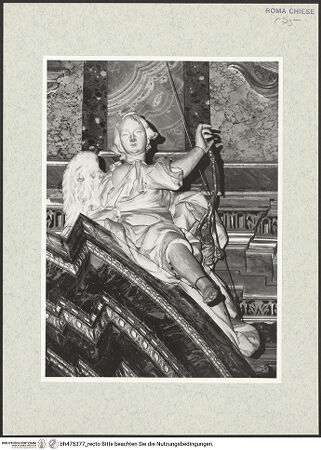 Vorderseite von Sopr. BAS ROMA [https://www.deutsche-digitale-bibliothek.de/content/lizenzen/rv-ez/] AltarStukkaturen der AltarbekrönungDetail: rechter Engel - , bh475377_recto. Foto.