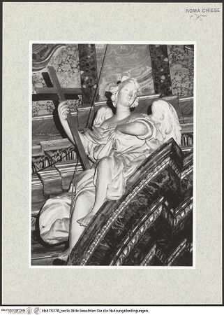 Vorderseite von Sopr. BAS ROMA [https://www.deutsche-digitale-bibliothek.de/content/lizenzen/rv-ez/] AltarStukkaturen der AltarbekrönungDetail: linker Engel - , bh475378_recto. Foto.