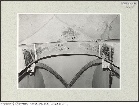 Vorderseite von Sopr. BAS ROMA [https://www.deutsche-digitale-bibliothek.de/content/lizenzen/rv-ez/] Fingierte gemalte Kassettendekoration - , bh475387_recto. Foto.