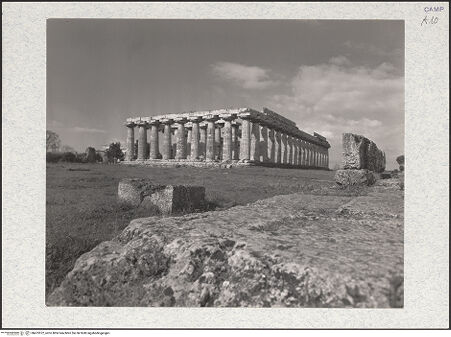 Vorderseite von Bibliotheca Hertziana [https://www.deutsche-digitale-bibliothek.de/content/lizenzen/rv-fz/] Basilica (Basilika) - Ansicht von Nordosten, bh475572_recto. Foto: Savio, Oscar.