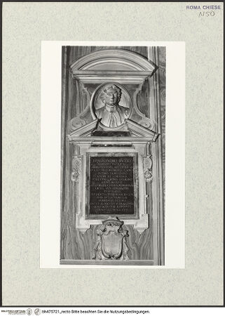 Vorderseite von Sopr. BAS ROMA [https://www.deutsche-digitale-bibliothek.de/content/lizenzen/rv-ez/] Grabmal von Girolamo Buzi - Gesamtansicht, bh475721_recto. Foto.
