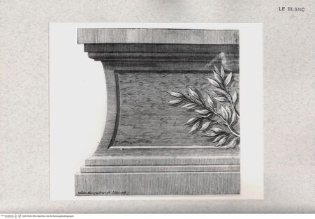 Vorderseite von Istituto Nazionale per la Grafica [http://creativecommons.org/publicdomain/mark/1.0/] Marmorsockel mit Lorbeerzweig - linke Hälfte, bh476530. Foto.