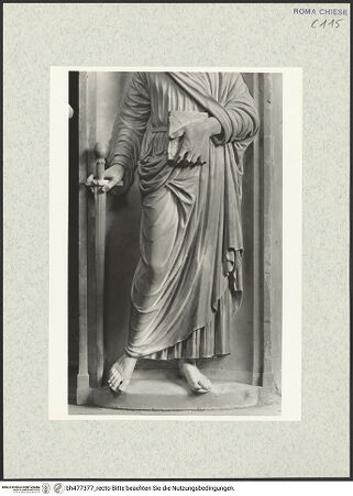 Vorderseite von Vasari [https://www.deutsche-digitale-bibliothek.de/content/lizenzen/rv-ez/] Grabmal des Kardinals Giovanni Battista Savelli (+1498)SockelfigurenRechte Muschelnische: Paulus - untere Körperpartie, bh477377_recto. Foto.