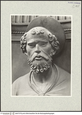 Vorderseite von Vasari [https://www.deutsche-digitale-bibliothek.de/content/lizenzen/rv-ez/] Grabmal des Kardinals Giovanni Battista Savelli (+1498)SockelfigurenLinke Muschelnische: Petrus - Kopf, bh477379_recto. Foto.