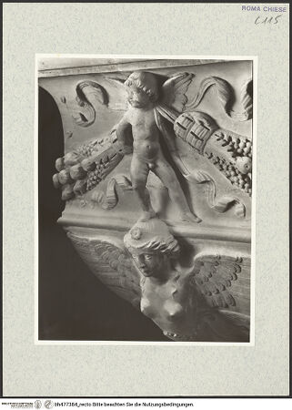 Vorderseite von Vasari [https://www.deutsche-digitale-bibliothek.de/content/lizenzen/rv-ez/] Grabmal des Kardinals Giovanni Battista Savelli (+1498)Sarkophag mit Liegefigur - Detail der Sarkophagvorderseite, bh477384_recto. Foto.