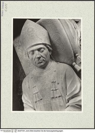 Vorderseite von Vasari [https://www.deutsche-digitale-bibliothek.de/content/lizenzen/rv-ez/] Grabmal des Kardinals Giovanni Battista Savelli (+1498)Sarkophag mit Liegefigur - Detail: Oberkörper, Aufsicht, bh477391_recto. Foto.