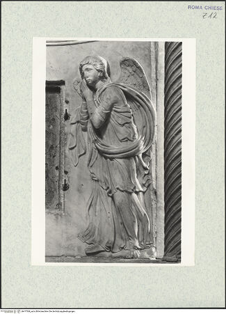 Vorderseite von Vasari [https://www.deutsche-digitale-bibliothek.de/content/lizenzen/rv-ez/] Grabmal der Costanza Ammanati-Piccolomini (+1477)Mittelnische: Segnender Christus und Engel, flankiert von zwei Propheten - Detail: betender Engel rechts, bh477568_recto. Foto.
