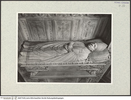 Vorderseite von Vasari [https://www.deutsche-digitale-bibliothek.de/content/lizenzen/rv-fz/] Grabmal des Kardinals Giorgio Costa von Lissabon (+1508)Sarkophag mit Liegefigur - Aufsicht, bh477628_recto. Foto.