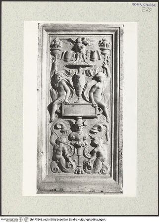 Vorderseite von Courtauld Institute, Conway Library [https://www.deutsche-digitale-bibliothek.de/content/lizenzen/rv-ez/] Grabmal des Kardinals Juan de Castro, Bischof von Agrigent - Sockel, rechtes Figurenpostament, Relief an der Innenseite, bh477648_recto. Foto.
