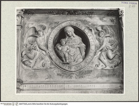 Vorderseite von Courtauld Institute, Conway Library [https://www.deutsche-digitale-bibliothek.de/content/lizenzen/rv-ez/] Grabmal des Kardinals Juan de Castro, Bischof von AgrigentRückwand: Madonna in einer von zwei Engeln getragenen Mandorla - , bh477660_recto. Foto.