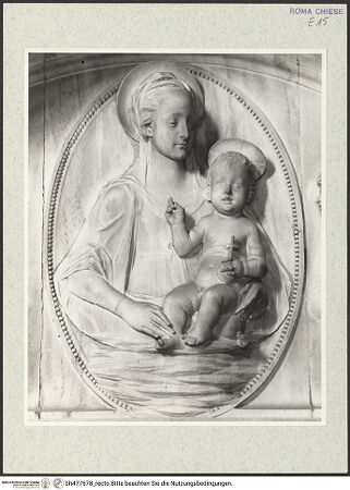 Vorderseite von Courtauld Institute, Conway Library [https://www.deutsche-digitale-bibliothek.de/content/lizenzen/rv-ez/] Grabmal der Kardinäle Cristoforo (+1477) und Domenico della Rovere (+1501)Bogenlünette: Madonna in der Mandorla und zwei adorierende Engel - Detail: Madonna, bh477678_recto. Foto.