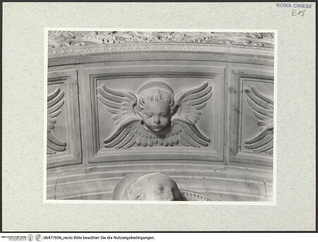 Vorderseite von Vasari [https://www.deutsche-digitale-bibliothek.de/content/lizenzen/rv-ez/] Grabmal der Kardinäle Cristoforo (+1477) und Domenico della Rovere (+1501) - Bogen, Unterzug, Detail: Cherub, bh477696_recto. Foto.