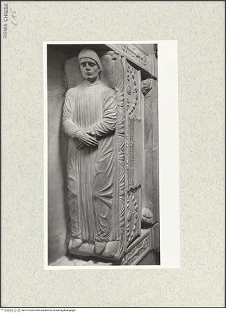 Vorderseite von Vasari [https://www.deutsche-digitale-bibliothek.de/content/lizenzen/rv-ez/] Grabmal (Kenotaph) des Meliaduce (Meriaduce) Cicala (+1481), Stifter der KircheSarkophag mit Liegefigur - Aufsicht, bh477759_recto. Foto.