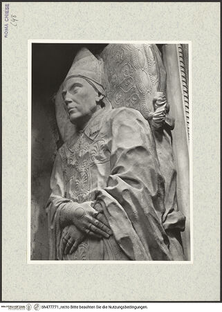 Vorderseite von Vasari [https://www.deutsche-digitale-bibliothek.de/content/lizenzen/rv-ez/] Grabmal des Kardinals Jacopo Tebaldi (+1466)Sarkophag mit Liegefigur - Detail: Oberkörper, bh477771_recto. Foto.