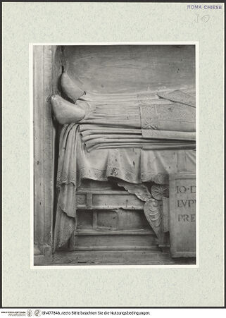 Vorderseite von Vasari [https://www.deutsche-digitale-bibliothek.de/content/lizenzen/rv-ez/] Grabmal des Bischofs und päpstlichen Sekretärs Juan de Fuensalida (+1498) - Liegefigur, Füße, bh477846_recto. Foto.