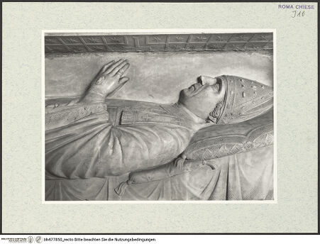 Vorderseite von Vasari [https://www.deutsche-digitale-bibliothek.de/content/lizenzen/rv-ez/] Grabmal des Bischofs und päpstlichen Sekretärs Juan de Fuensalida (+1498) - Liegefigur, Oberkörper, bh477850_recto. Foto.