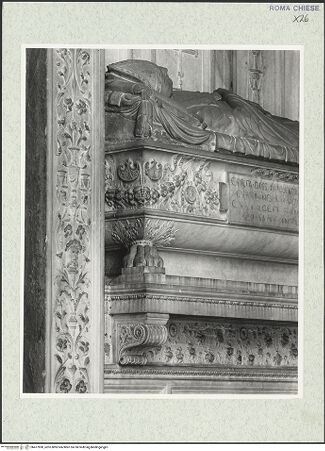 Vorderseite von Courtauld Institute, Conway Library [https://www.deutsche-digitale-bibliothek.de/content/lizenzen/rv-ez/] Grabmal des Bischofs Diego Melendes Valdes (+1506)Sarkophag mit Liegefigur - linke Hälfte, bh477890_recto. Foto.