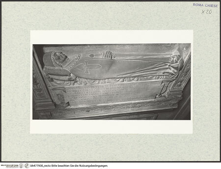 Vorderseite von Vasari [https://rightsstatements.org/page/CNE/1.0/] Grabmal des Gonzalo de Veteta (+1484), Botschafter der katholischen Könige - Detail: Sarkophag mit Liegefigur, bh477900_recto. Foto.