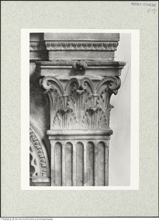 Vorderseite von Vasari [https://www.deutsche-digitale-bibliothek.de/content/lizenzen/rv-ez/] Grabmal des Kardinals Jacopo Ammanati-Piccolomini (+1479) - Detail: Kapitell des rechten Pilasters, bh477939_recto. Foto.